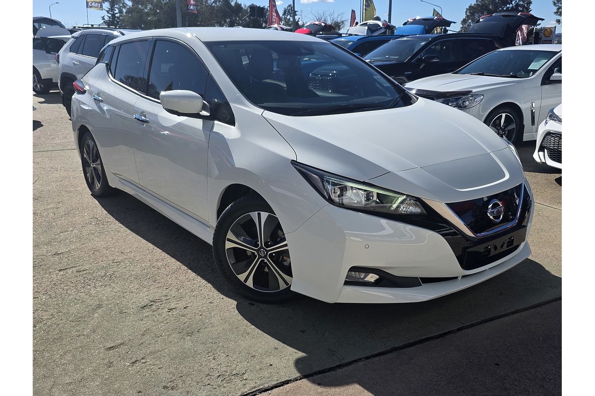 2019 Nissan LEAF ZE1