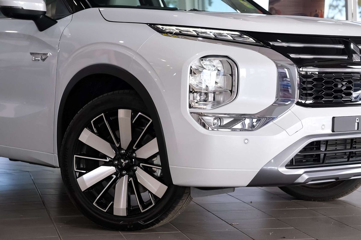 2025 Mitsubishi Outlander PHEV Exceed ZM