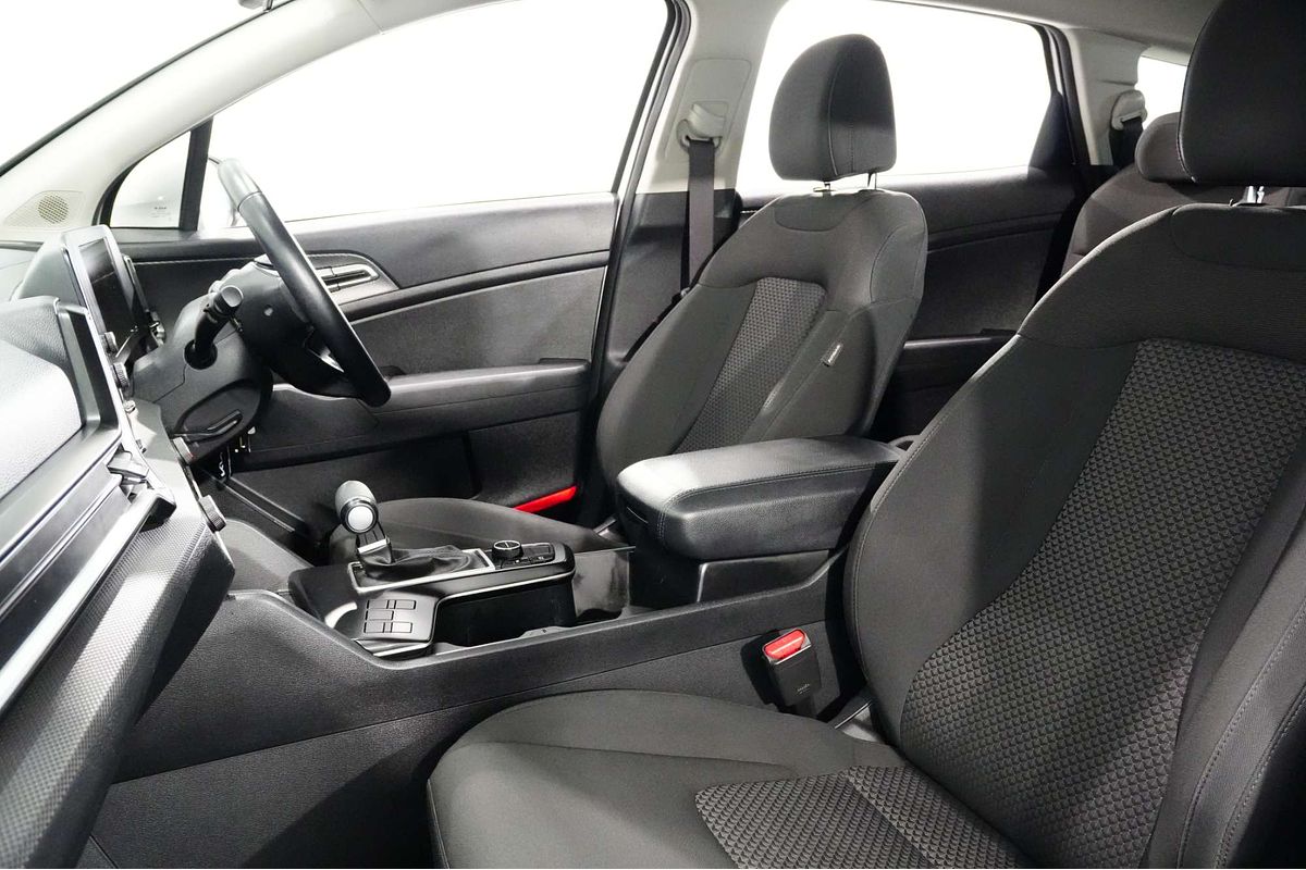 2024 Kia Sportage S NQ5