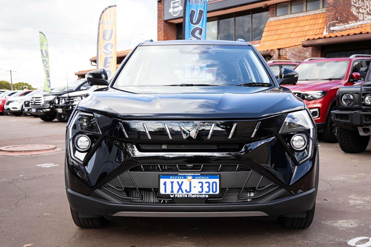2025 Mahindra XUV3XO AX7L