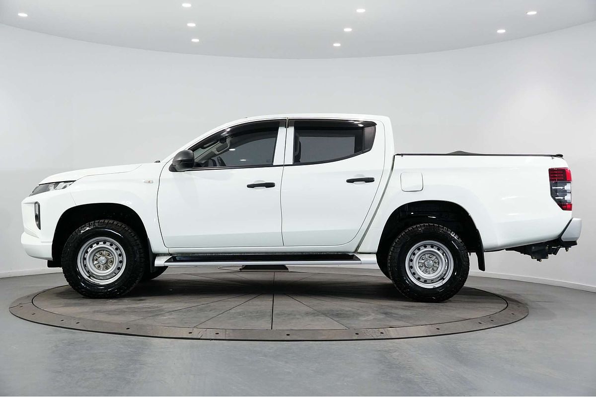 2020 Mitsubishi Triton GLX ADAS MR 4X4