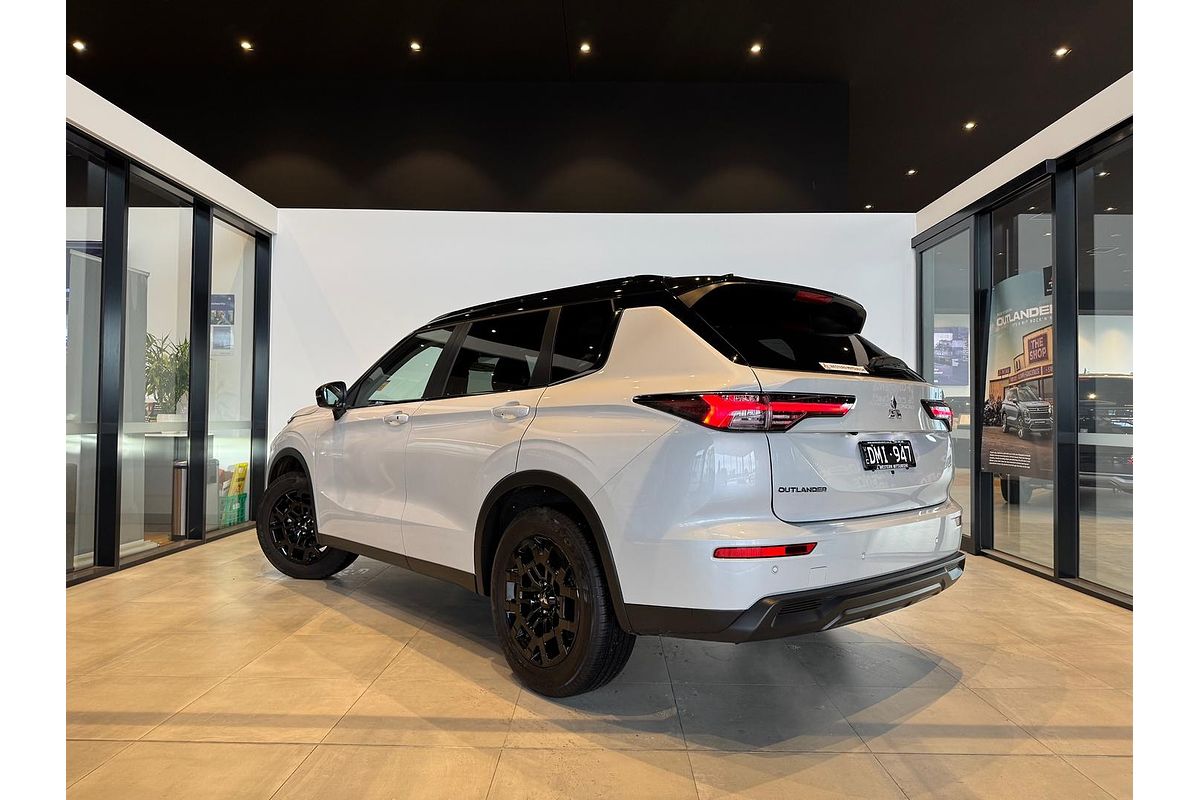2025 Mitsubishi Outlander LS ZM