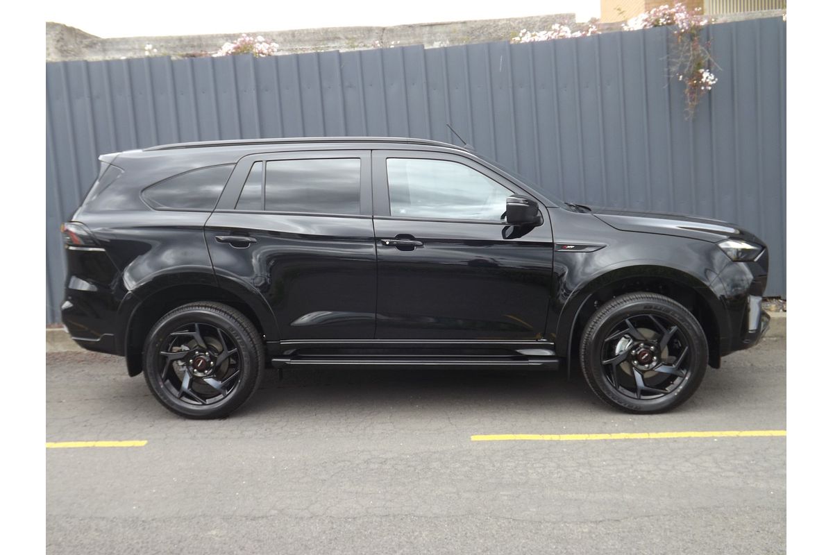 2026 Isuzu MU-X X-TERRAIN