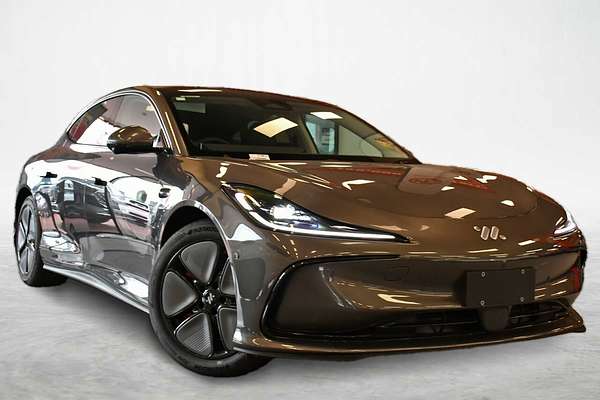 2025 MG IM5 Premium P12L