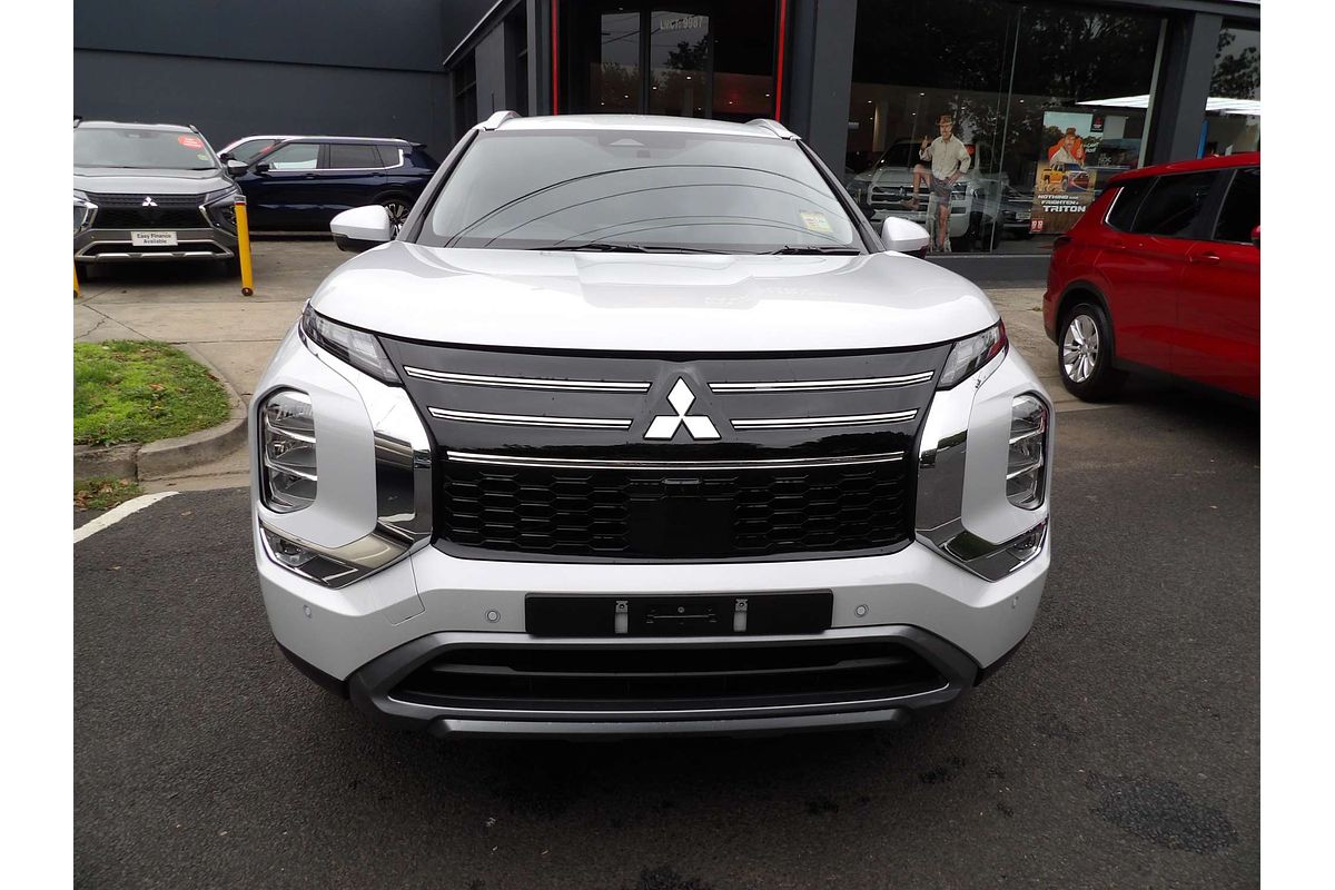 2025 Mitsubishi Outlander LS ZM