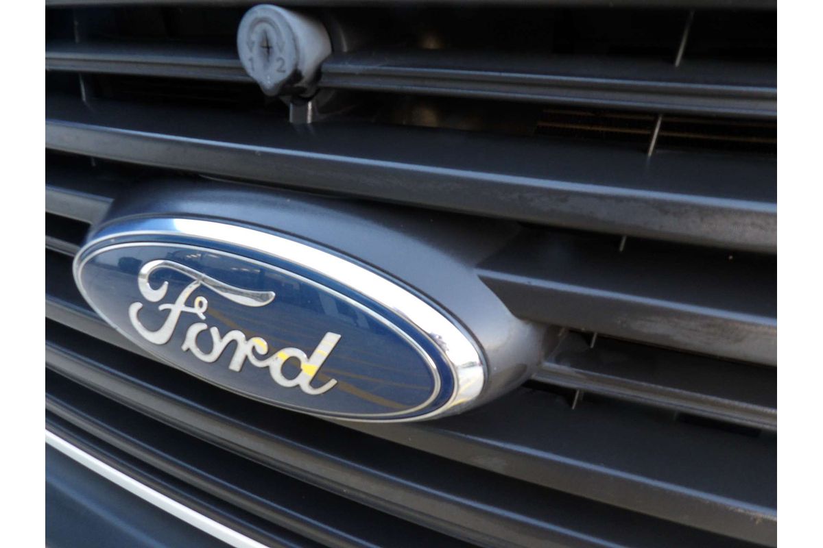 2018 Ford Transit 350L VO LWB Mid Roof image 8
