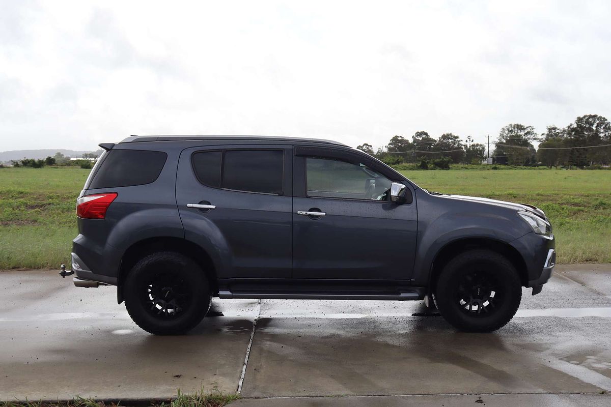 2020 Isuzu MU-X LS-T