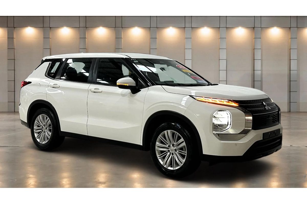 2024 Mitsubishi Outlander ES ZM