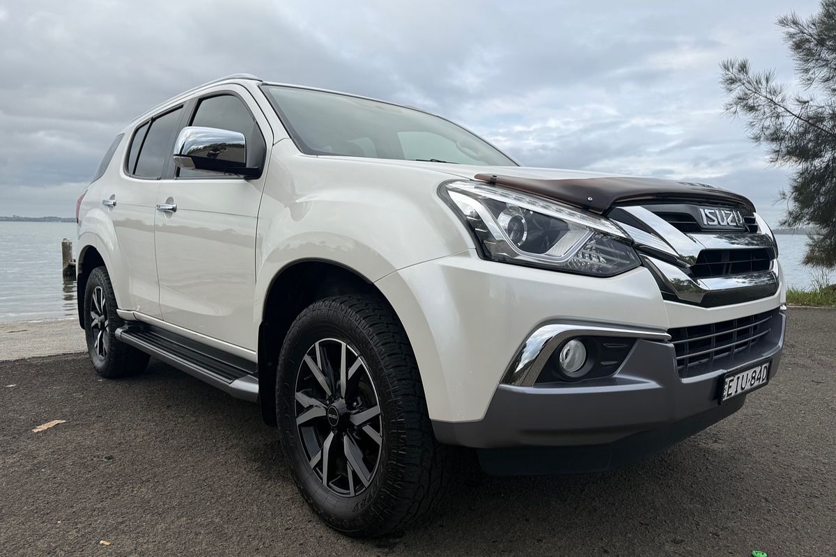 2020 Isuzu MU-X LS-T