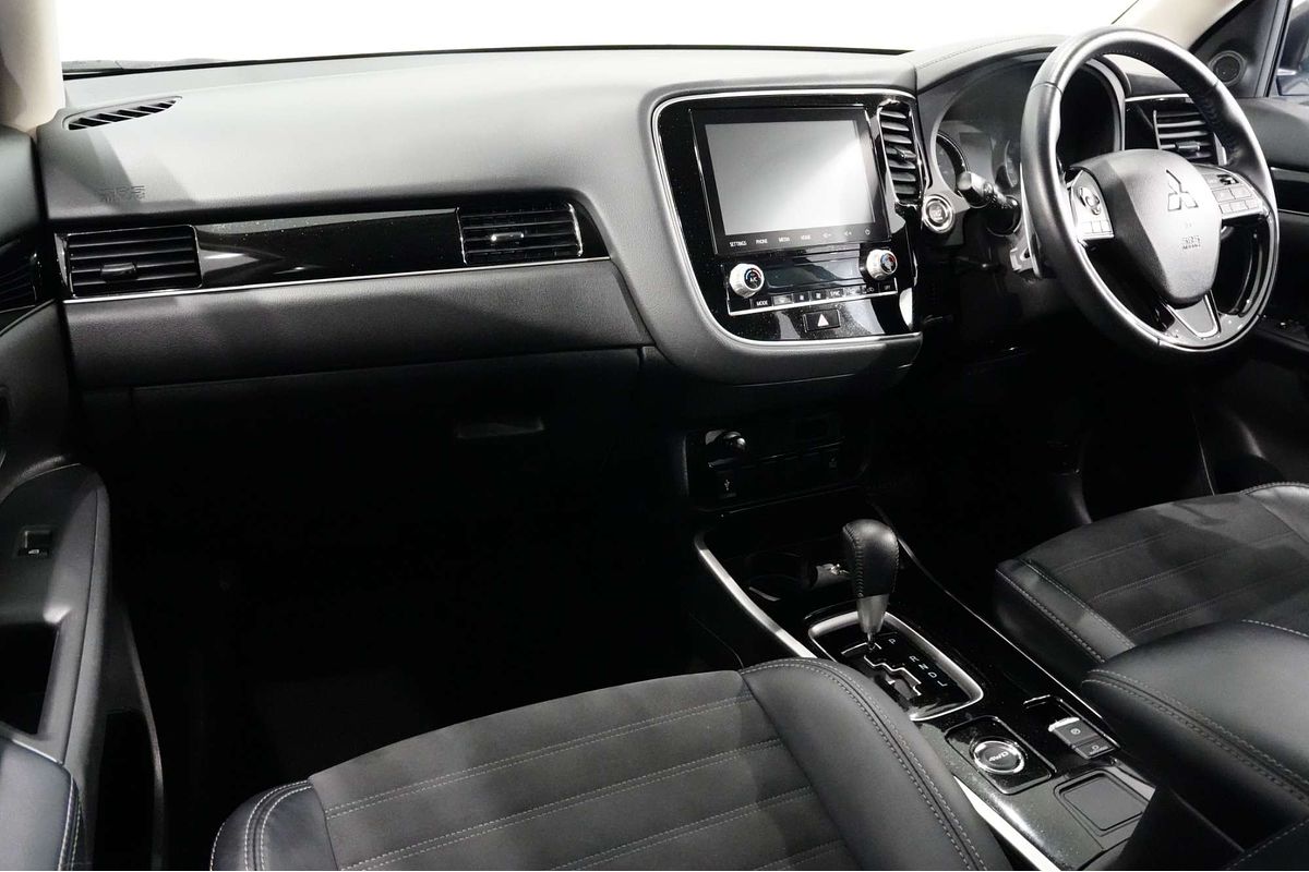 2020 Mitsubishi Outlander LS ZL
