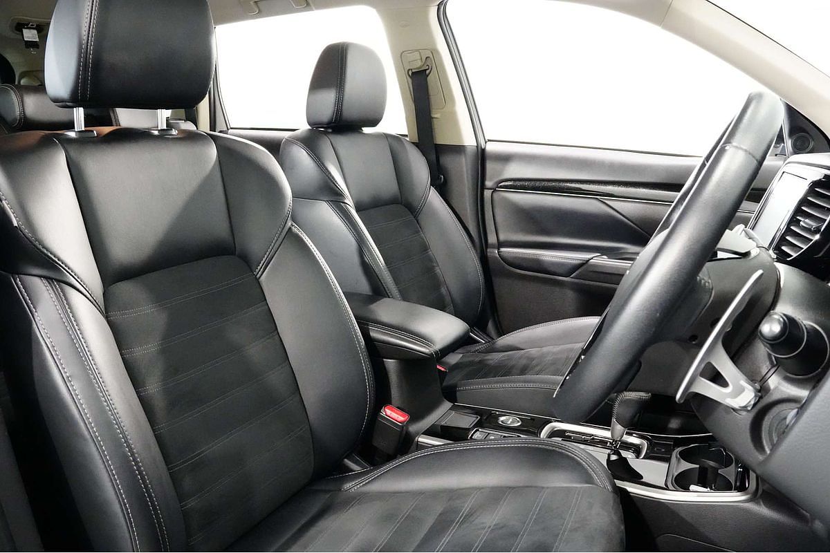 2020 Mitsubishi Outlander LS ZL