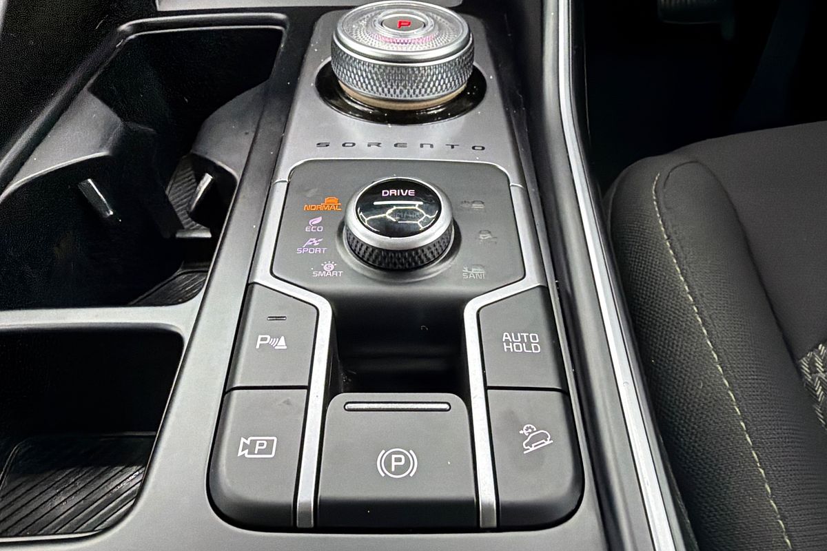 2023 Kia Sorento S MQ4