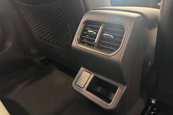 2026 Kia K4 GT-Line CL4m thumb-16