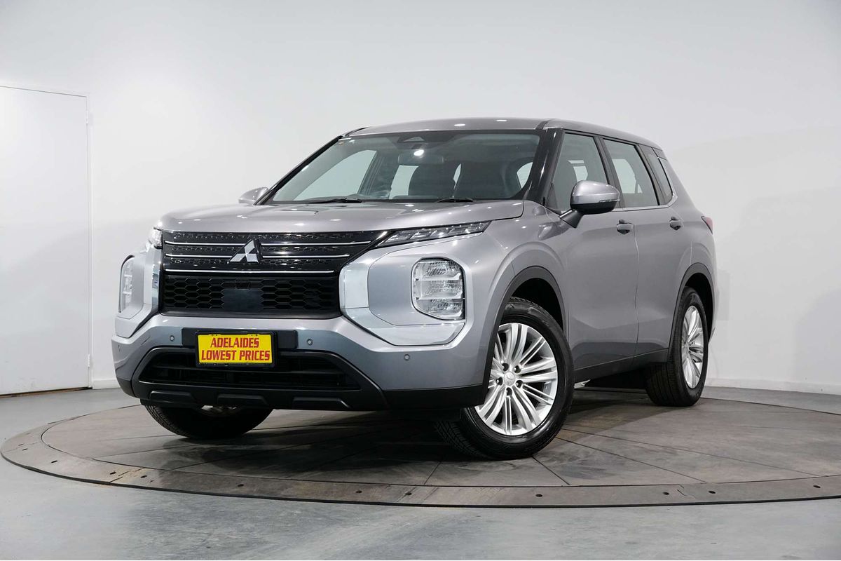 2022 Mitsubishi Outlander ES ZM