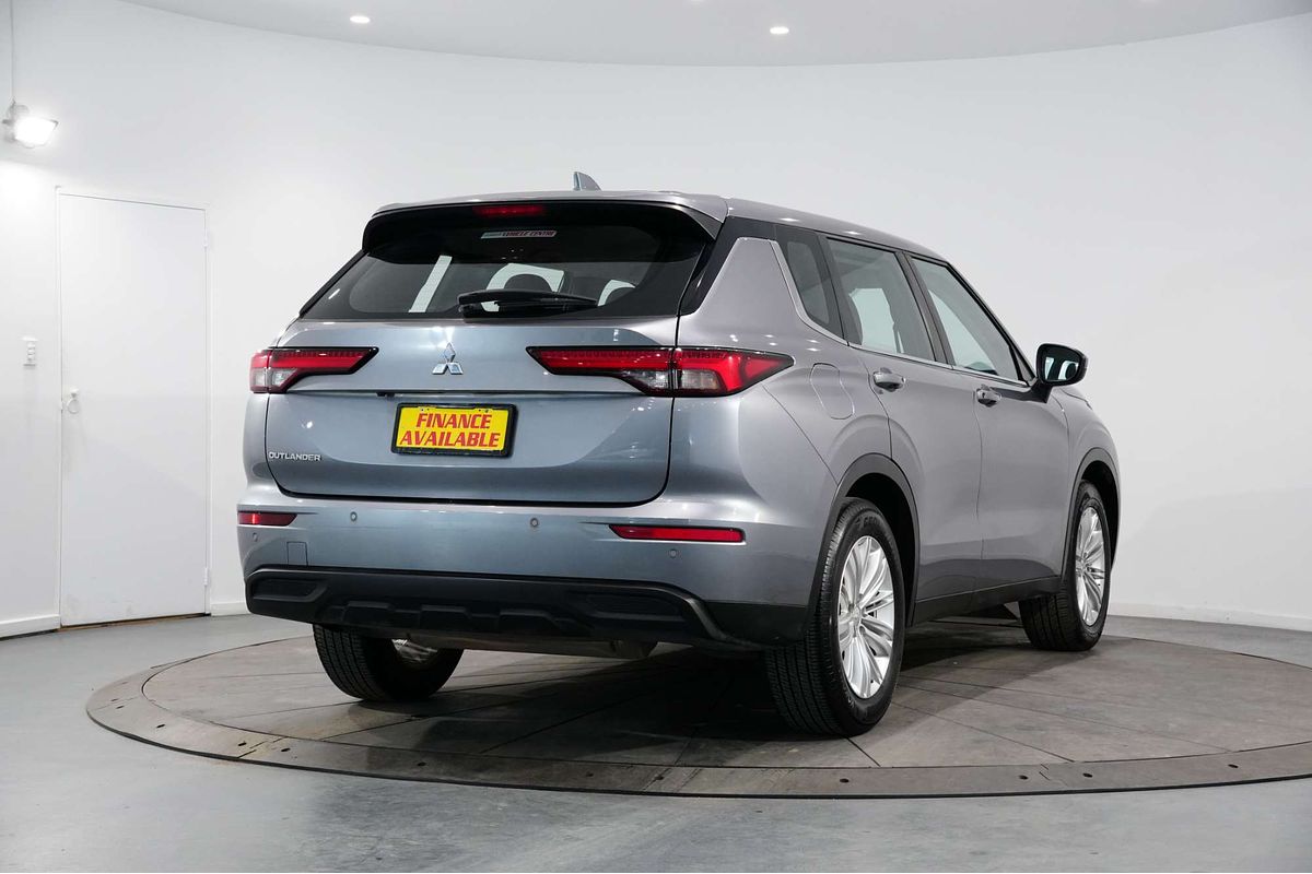 2022 Mitsubishi Outlander ES ZM