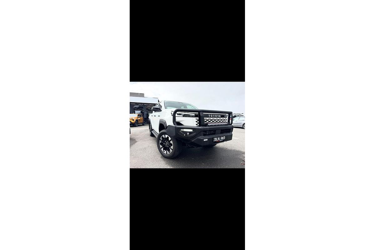 2025 Toyota Hilux SR5 48V GUN227R 4X4