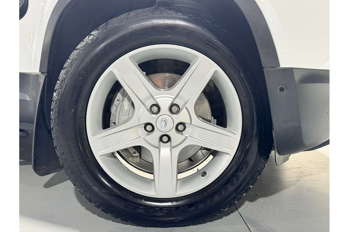 2021 Land Rover Defender 110 D300 SE L663