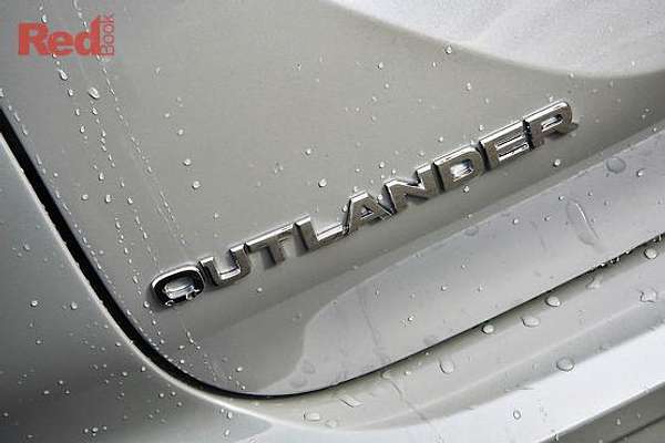 2026 Mitsubishi Outlander Exceed Tourer ZM thumb-5