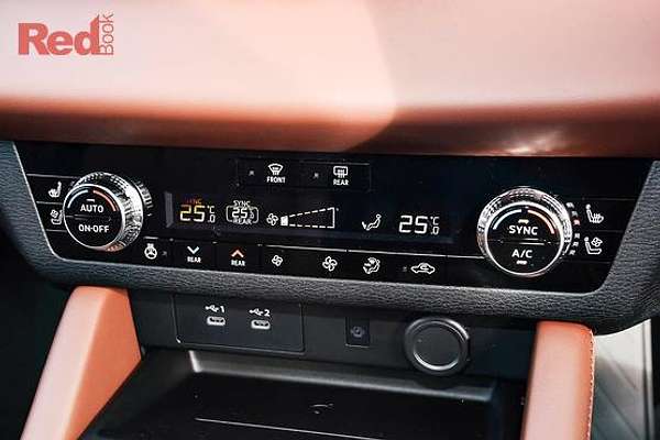 2026 Mitsubishi Outlander Exceed Tourer ZM thumb-8