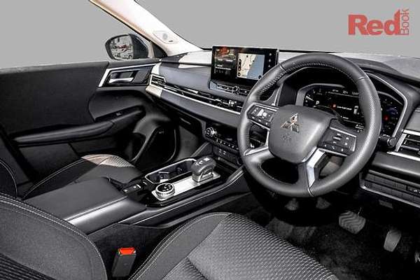 2026 Mitsubishi Outlander LS ZM thumb-6