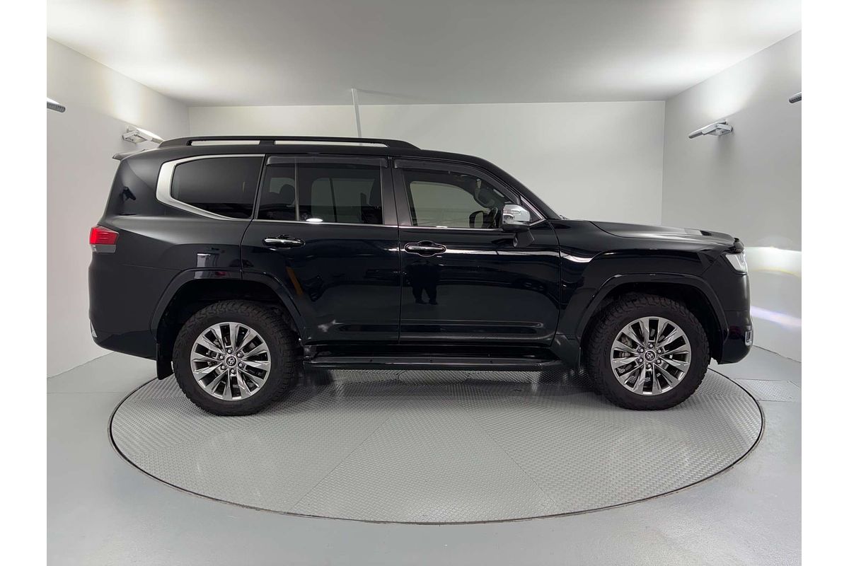 2023 Toyota Landcruiser Sahara ZX FJA300R