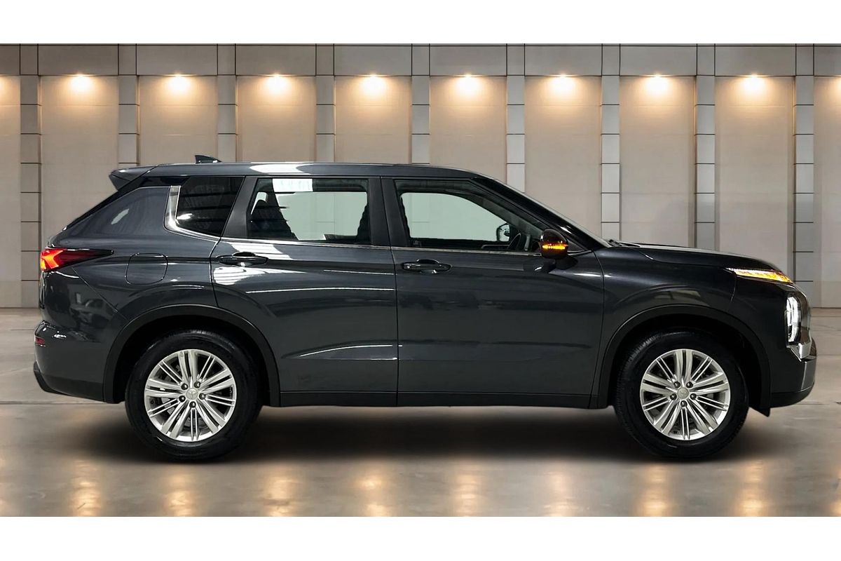 2024 Mitsubishi Outlander ES ZM