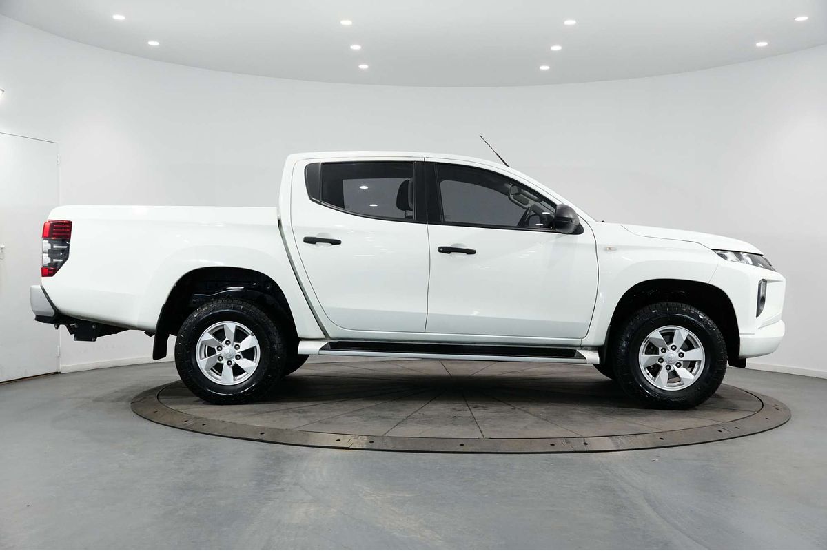 2021 Mitsubishi Triton GLX+ MR 4X4