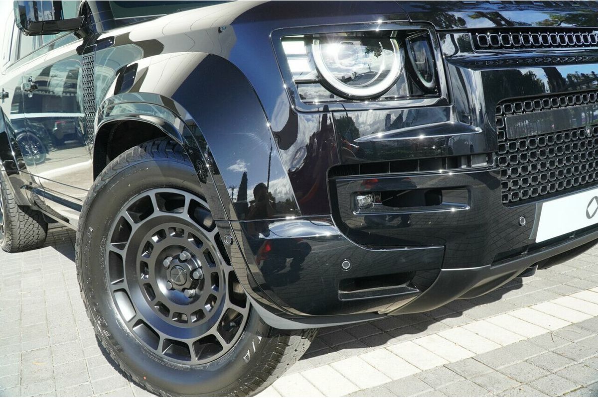 2026 Land Rover Defender 110 P635 OCTA Black L663