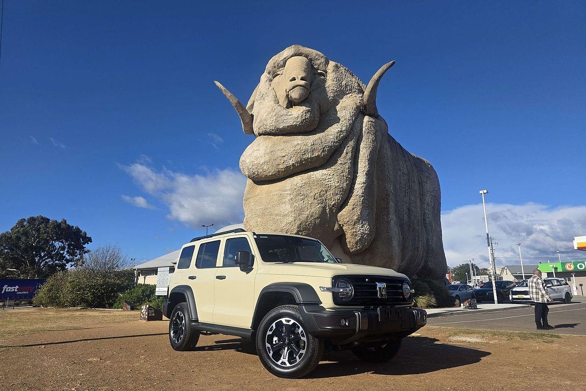 2026 GWM Tank 300 Ultra Hi4-T PHEV P01
