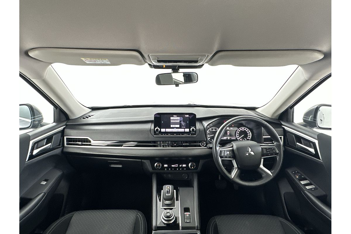 2023 Mitsubishi Outlander ES ZM