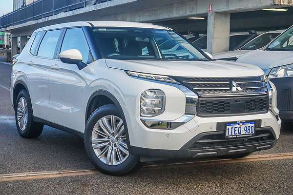 2024 Mitsubishi Outlander ES ZM