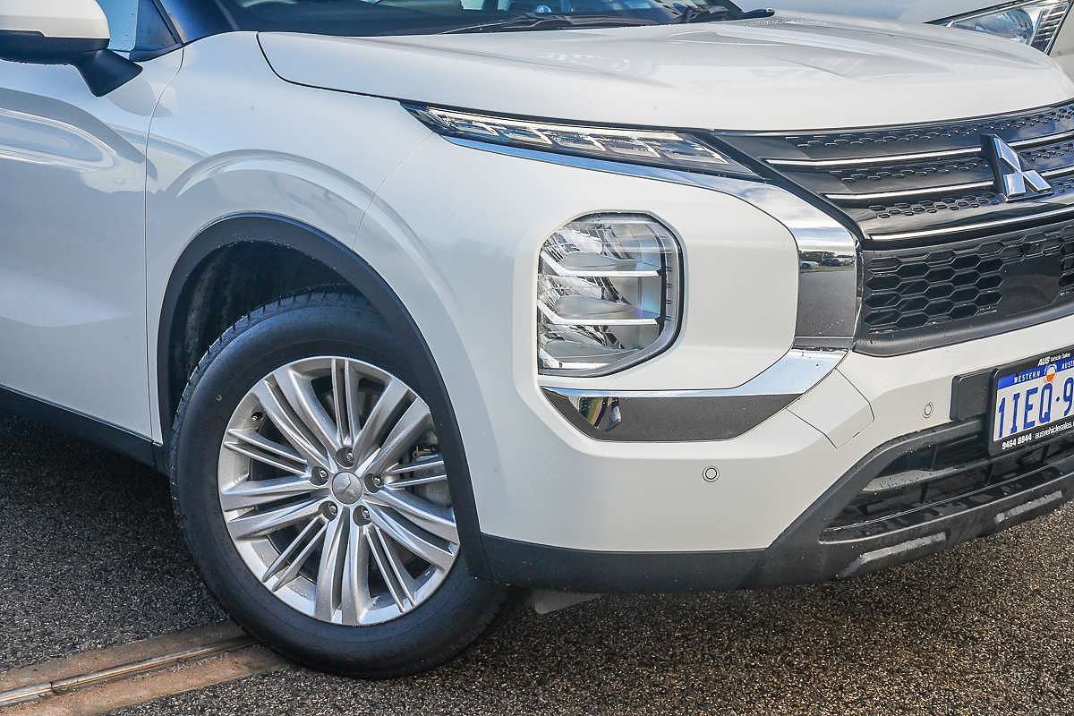 2024 Mitsubishi Outlander ES ZM