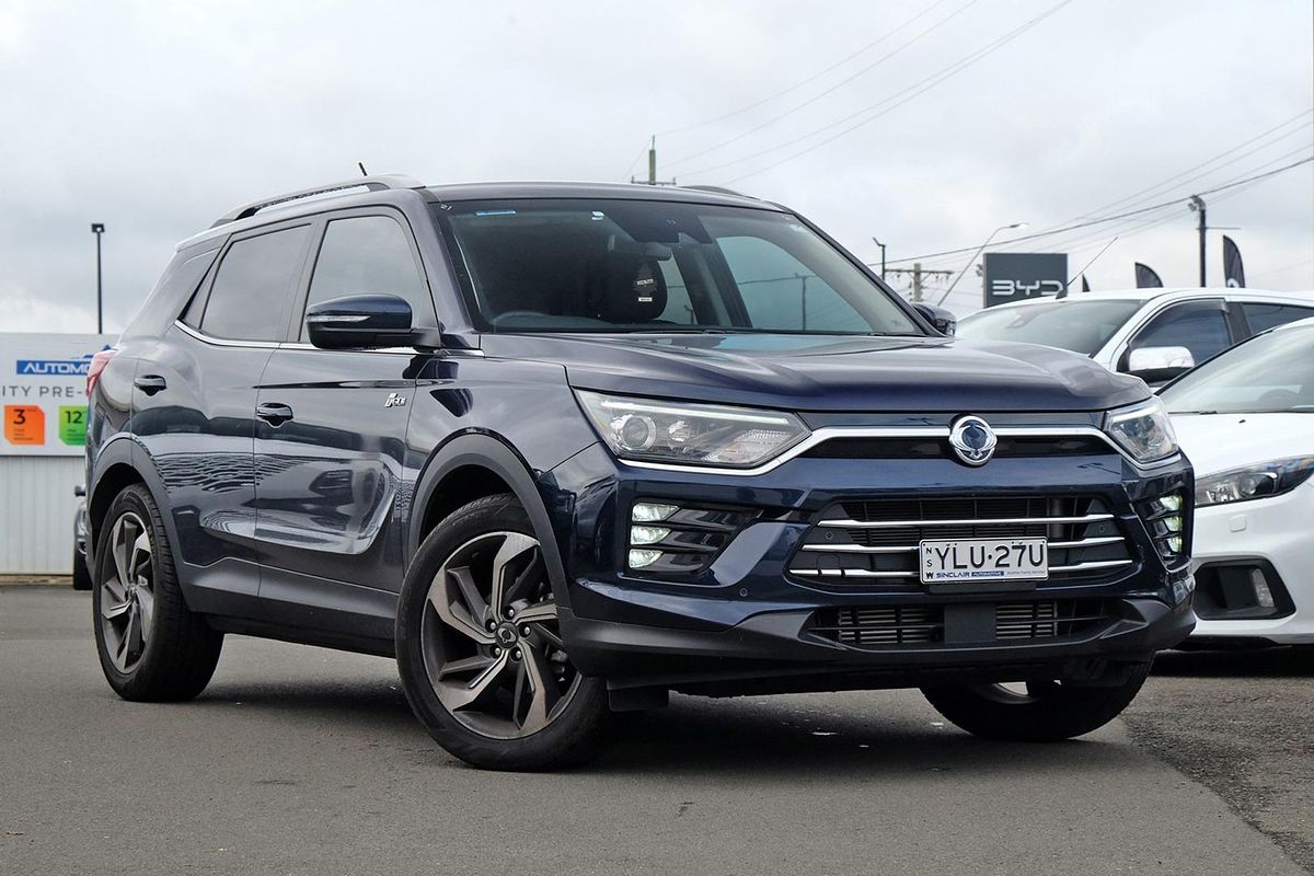 2022 KGM Korando EX C300