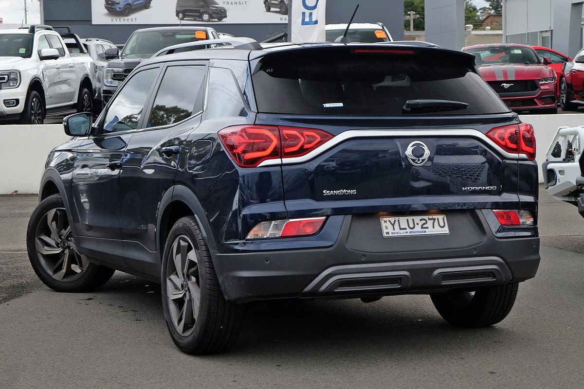 2022 KGM Korando EX C300