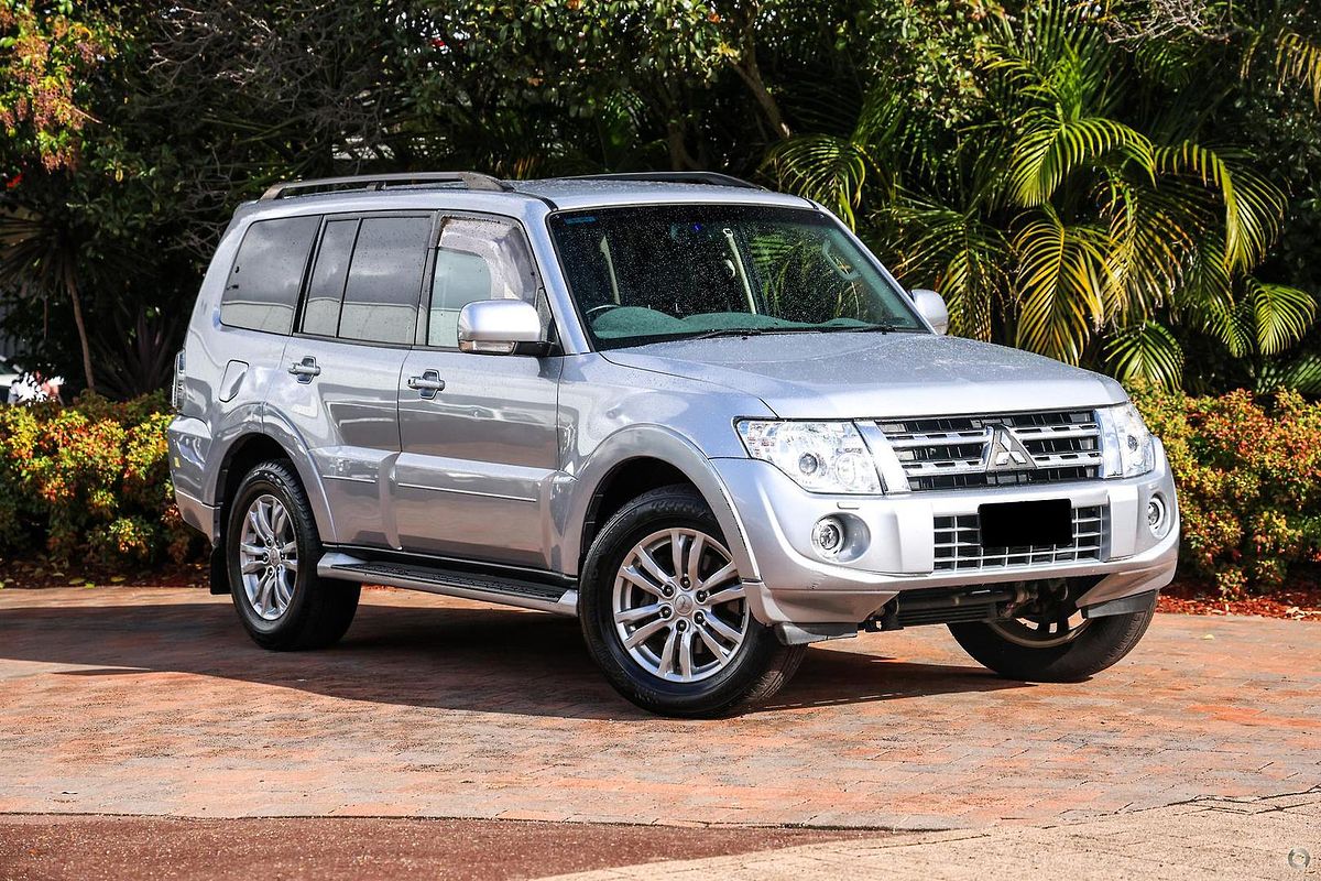 2014 Mitsubishi Pajero VR-X NW