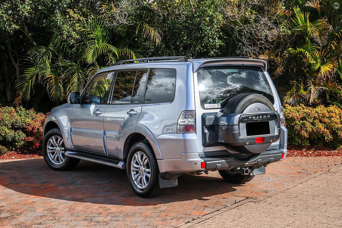 2014 Mitsubishi Pajero VR-X NW