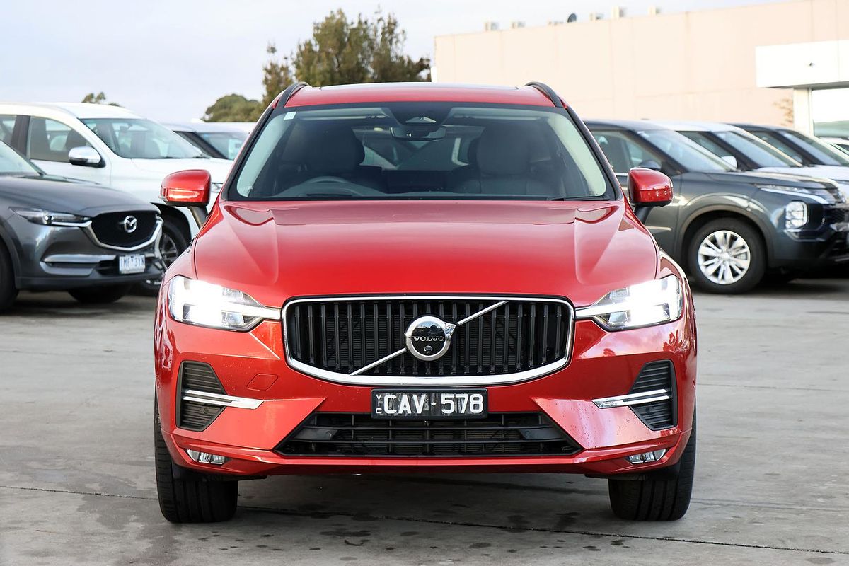 2022 Volvo XC60 B5 Momentum