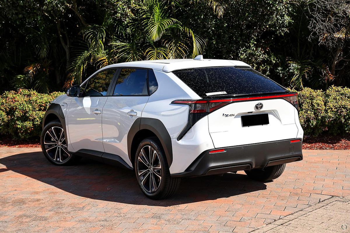 2024 Toyota bZ4X XEAM10R