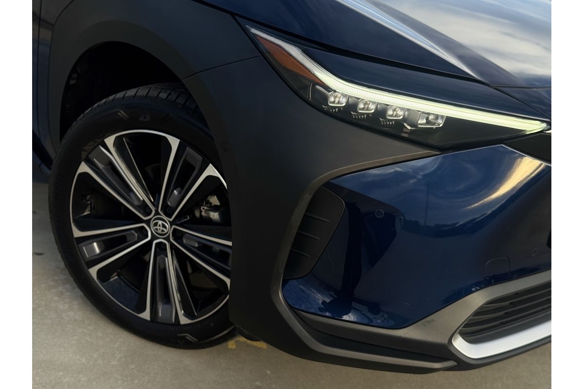 2024 Toyota bZ4X AWD YEAM15R