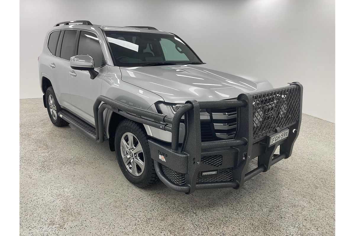 2024 Toyota Landcruiser Sahara FJA300R