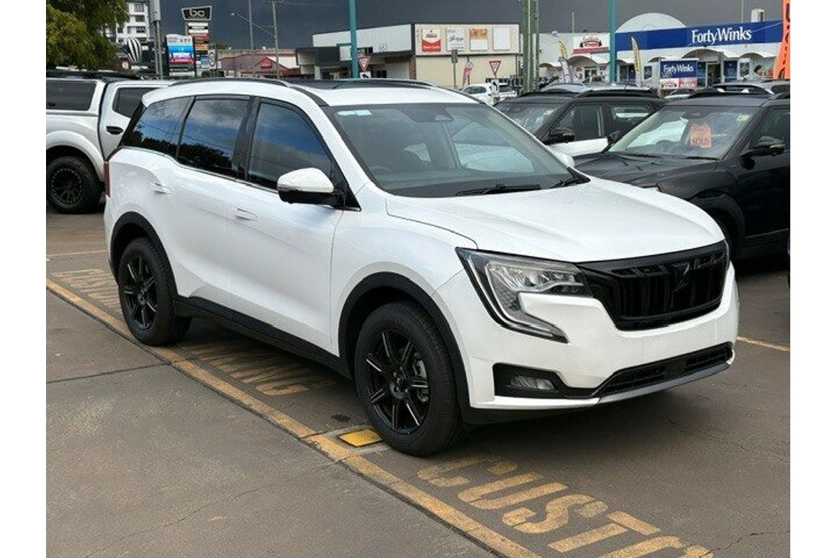2025 Mahindra XUV700 Black Edition MY25
