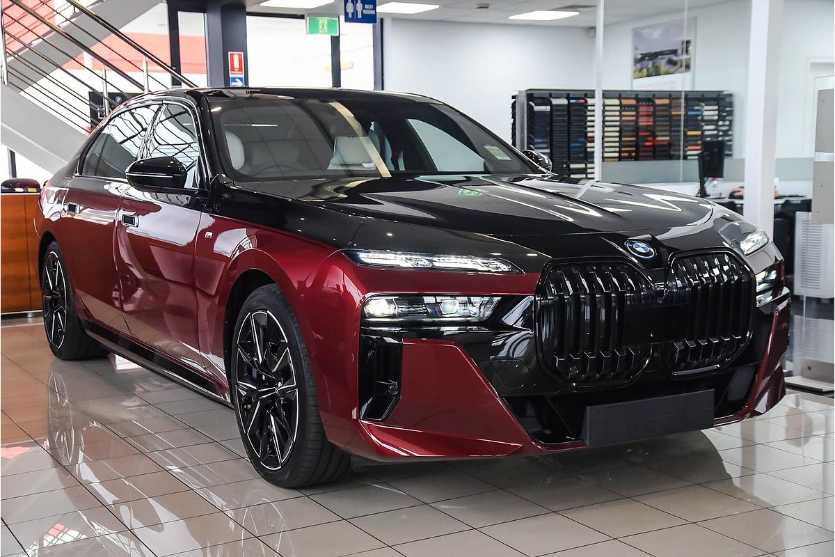 2023 BMW i7 xDrive60 M Sport G70