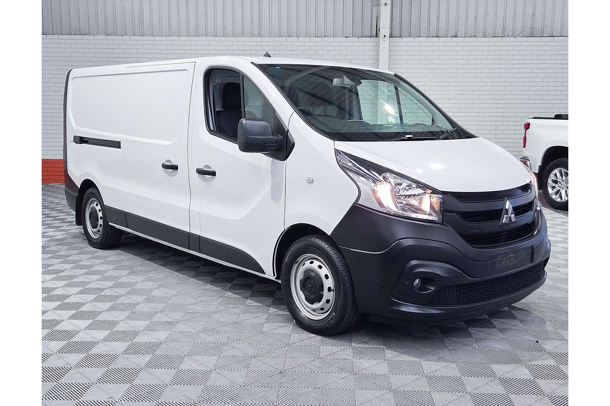2022 Mitsubishi Express GLX+ SN LWB
