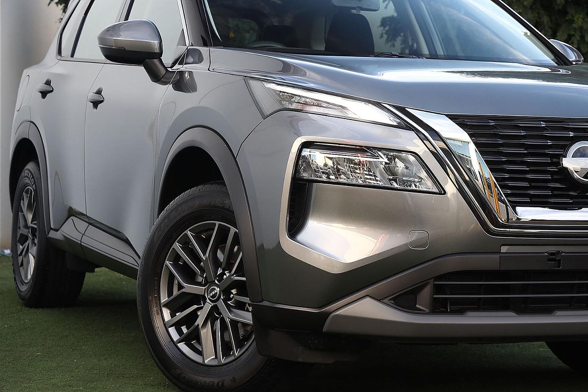 2025 Nissan X-TRAIL ST T33