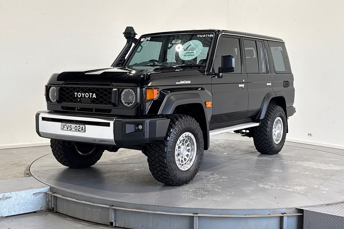 2025 Toyota Landcruiser GXL GDJL76R