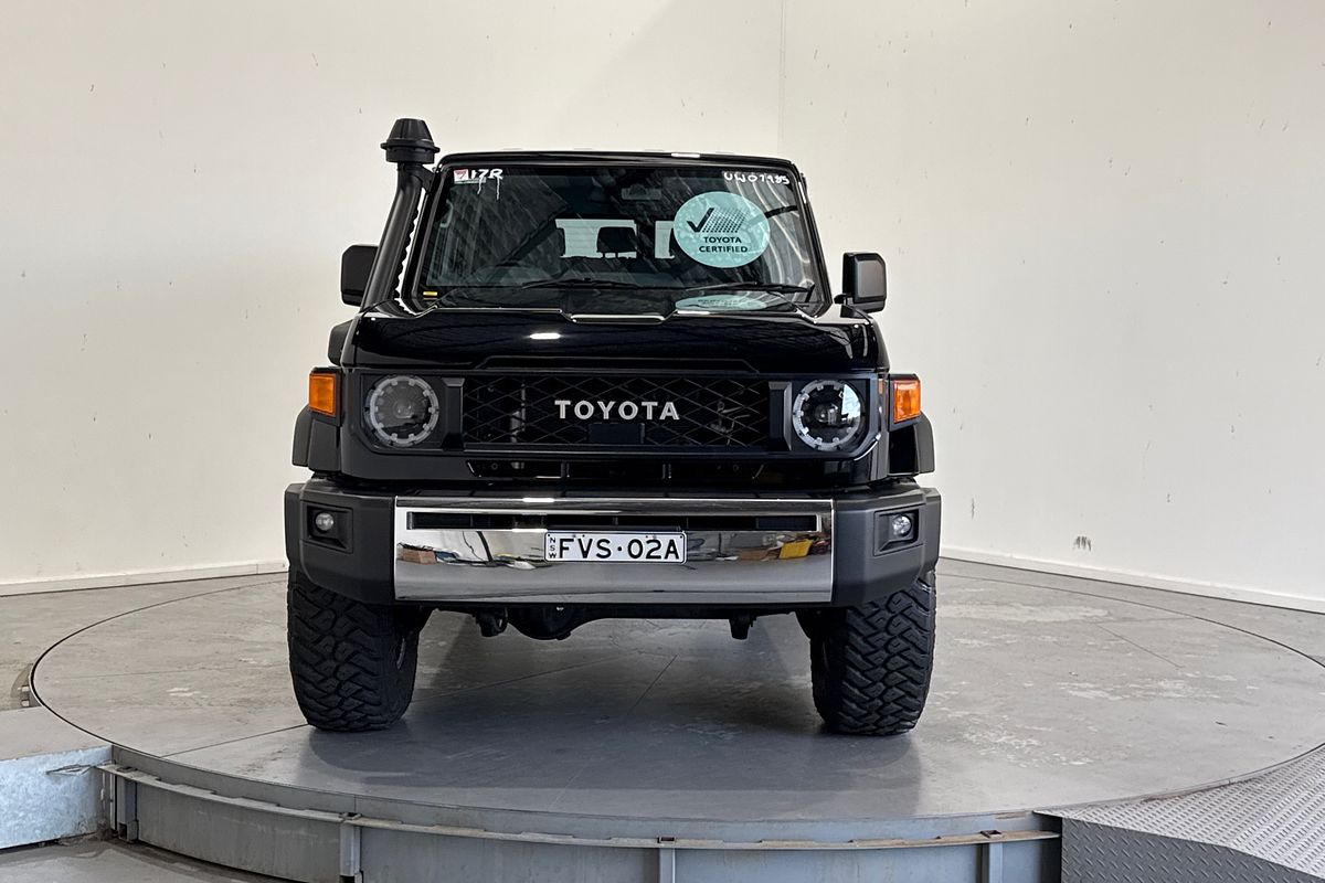 2025 Toyota Landcruiser GXL GDJL76R