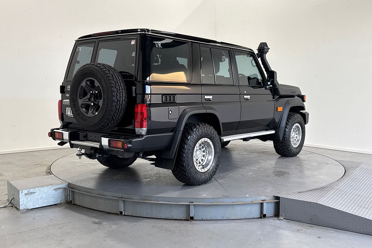 2025 Toyota Landcruiser GXL GDJL76R
