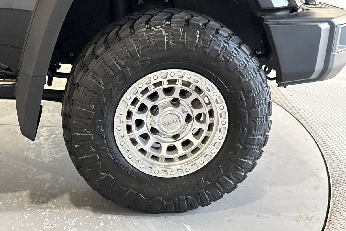 2025 Toyota Landcruiser GXL GDJL76R