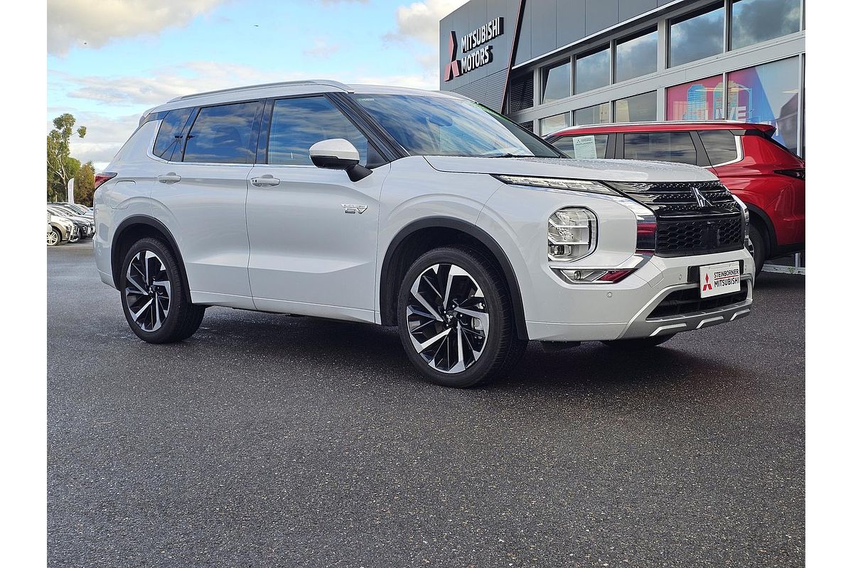 2024 Mitsubishi Outlander PHEV Exceed ZM
