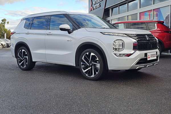 2024 Mitsubishi Outlander PHEV Exceed ZM